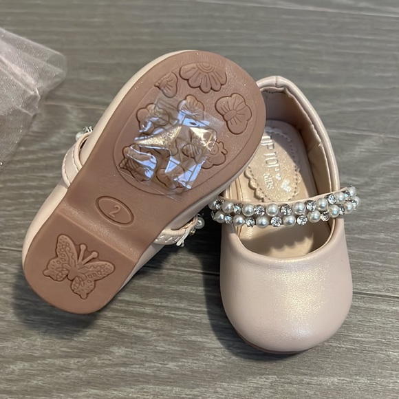 Little girls dress with shoes - Picture 8 of 8